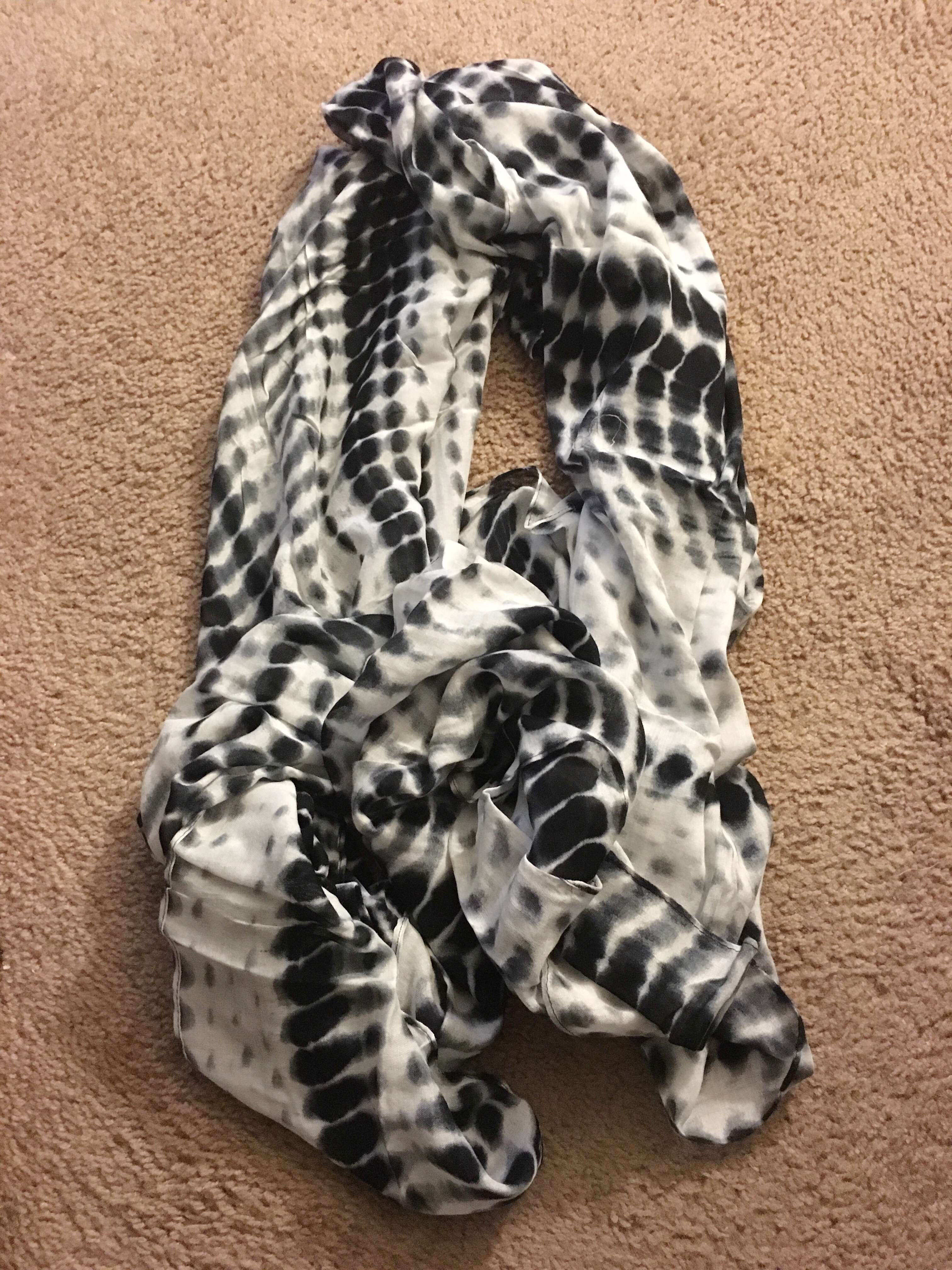 scarf open